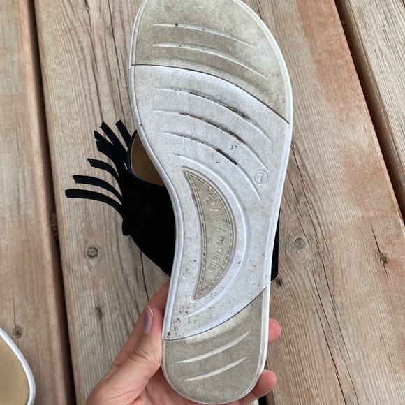 3/20$ 🛍️ Emu Australia fringe sandals - Picture 6 of 6